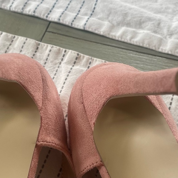 Journee Pink Suede Heels Brand New Never Worn - Picture 5 of 6